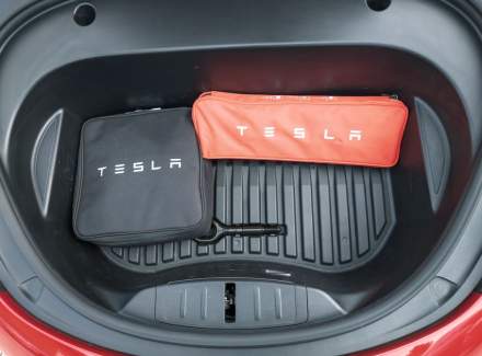Tesla - Model 3