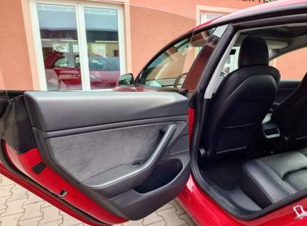 Tesla - Model 3