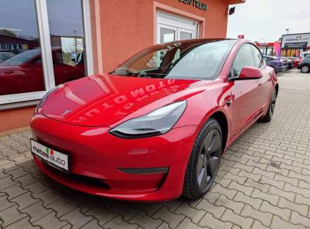Tesla - Model 3