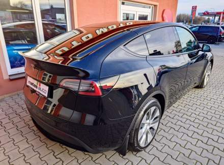 Tesla - Model Y