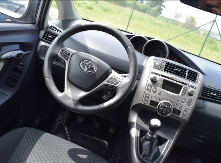 Toyota - Verso