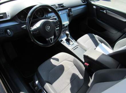 Volkswagen - Passat