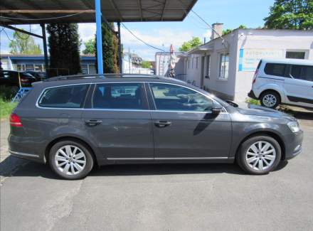 Volkswagen - Passat