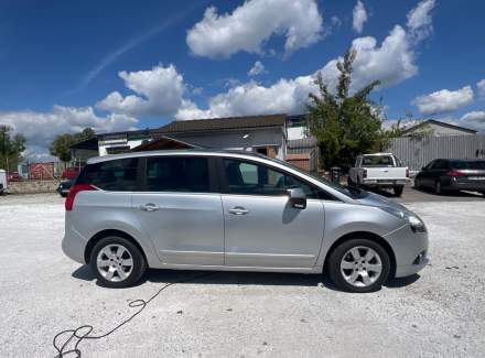 Peugeot - 5008