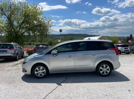 Peugeot - 5008
