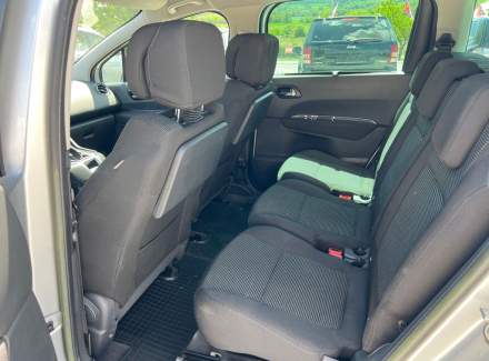 Peugeot - 5008