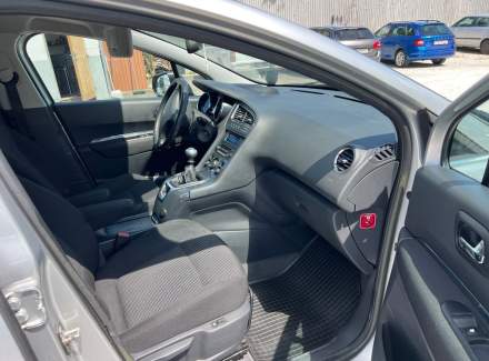 Peugeot - 5008