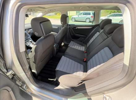Volkswagen - Passat