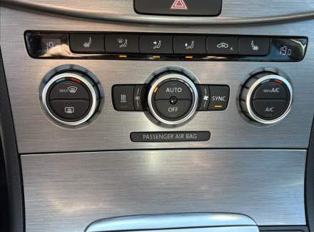 Volkswagen - Passat