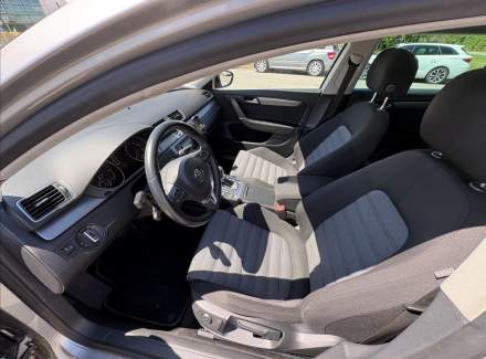 Volkswagen - Passat