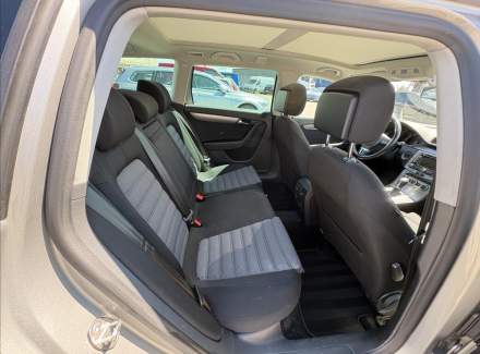 Volkswagen - Passat