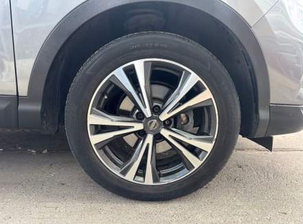 Nissan - Qashqai