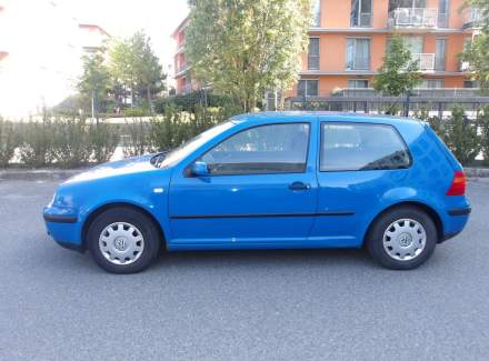 Volkswagen - Golf