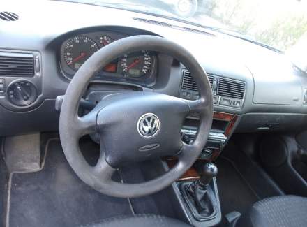 Volkswagen - Golf