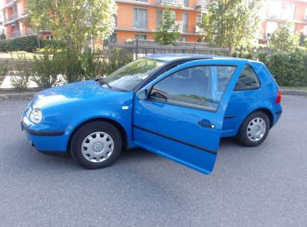 Volkswagen - Golf