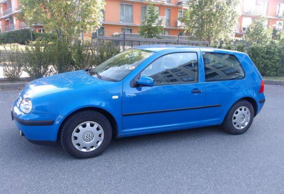 Volkswagen - Golf