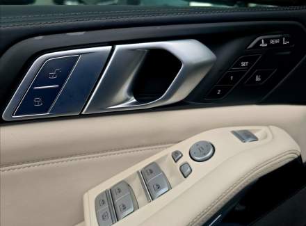 BMW - X7