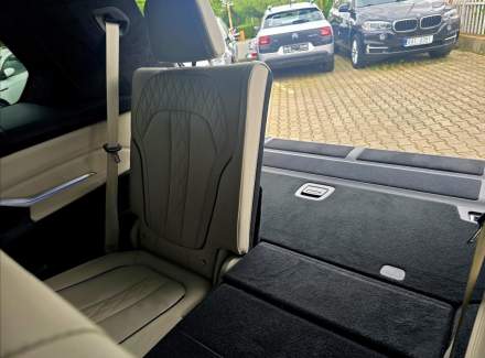 BMW - X7