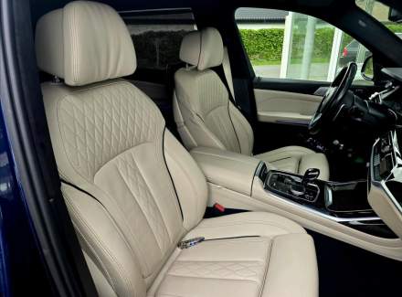 BMW - X7
