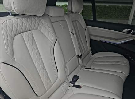 BMW - X7