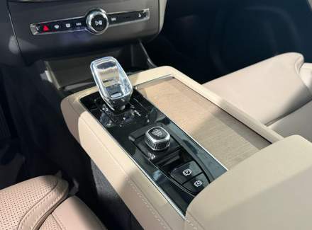 Volvo - XC90