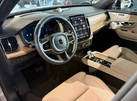 Volvo - XC90