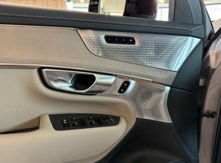 Volvo - XC90