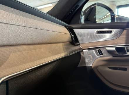 Volvo - XC90