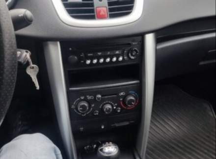 Peugeot - 207