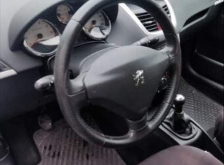 Peugeot - 207