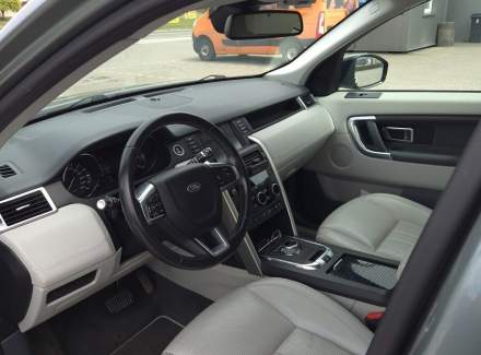 Land Rover - Discovery Sport