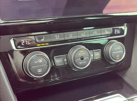 Volkswagen - Passat