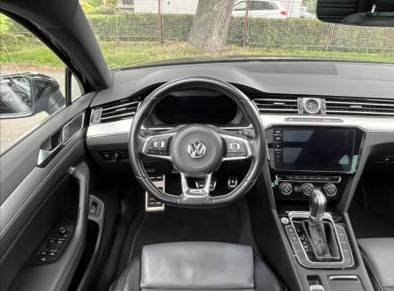 Volkswagen - Passat