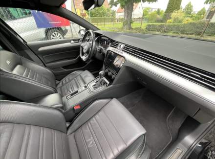 Volkswagen - Passat