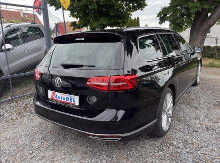 Volkswagen - Passat