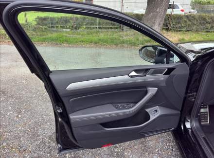 Volkswagen - Passat