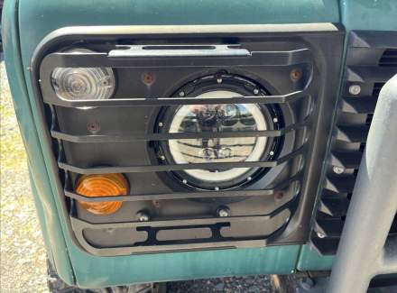 Land Rover - Defender