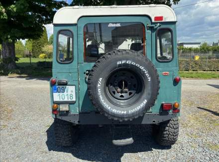 Land Rover - Defender