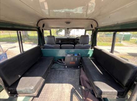 Land Rover - Defender