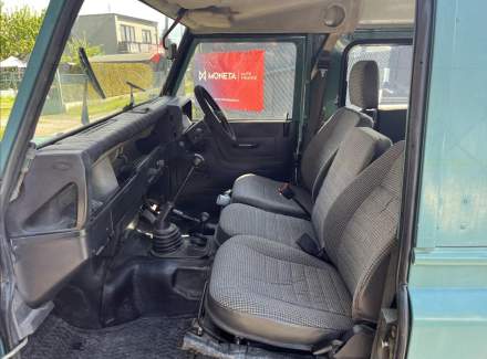Land Rover - Defender