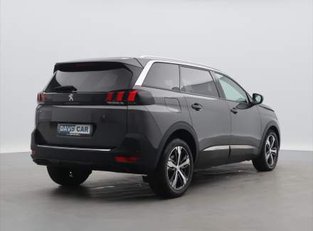 Peugeot - 5008