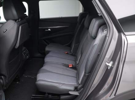 Peugeot - 5008