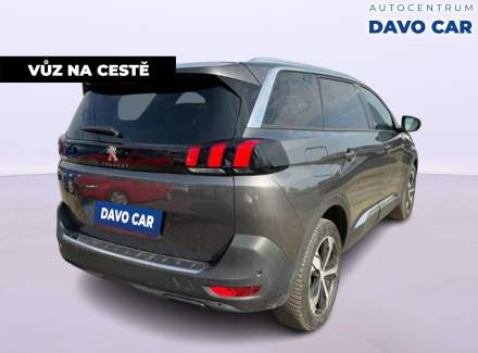 Peugeot - 5008