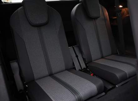 Peugeot - 5008