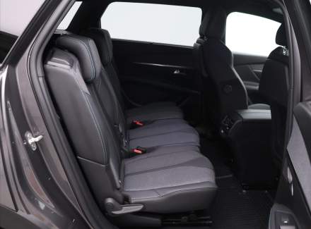 Peugeot - 5008