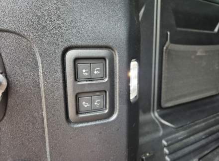 Land Rover - Defender