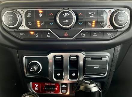 Jeep - Wrangler