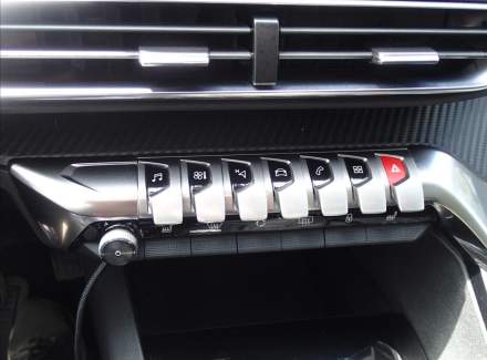 Peugeot - 3008