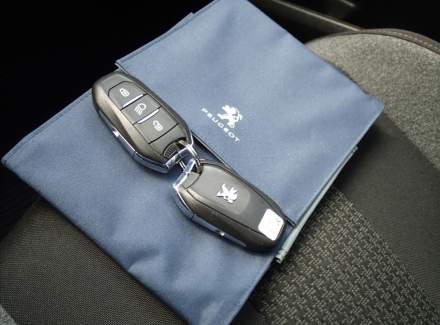 Peugeot - 3008