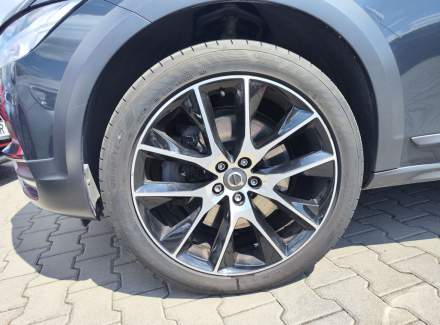 Volvo - V90